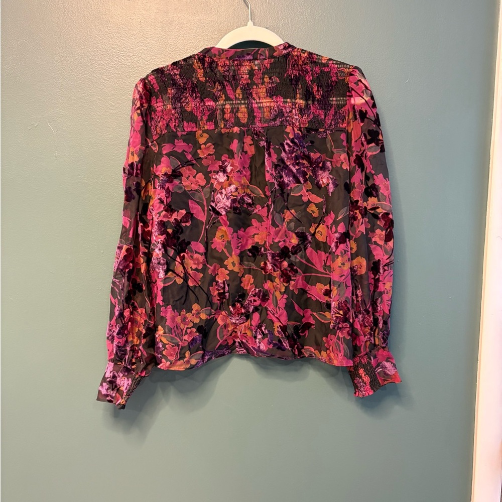 EVEREVE Floral Velvet Burnout Smocked Sheer Feminine Flowy Office Blouse size M - Picture 7 of 7